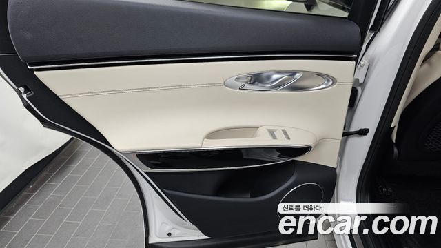 Genesis GV70 2023 — photo 15