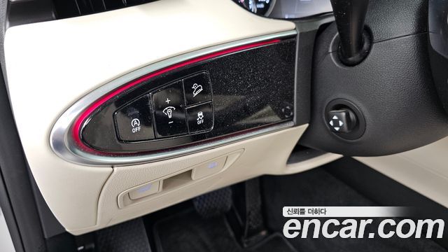 Genesis GV70 2023 — photo 27