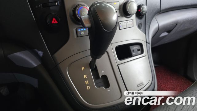 Hyundai Starex 2015 — photo 9