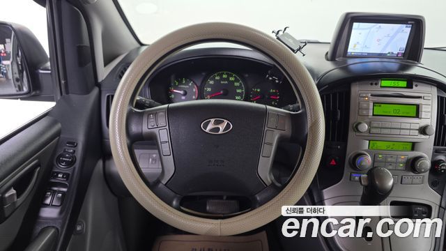 Hyundai Starex 2015 — photo 11