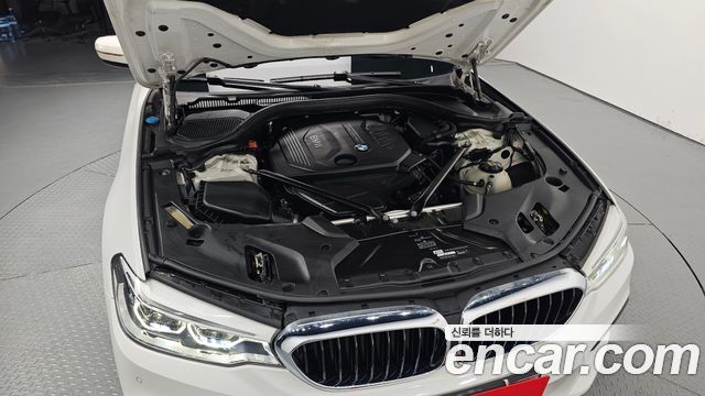 BMW 5-Series 2017 — photo 6
