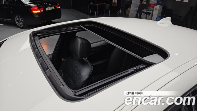 BMW 5-Series 2017 — photo 19