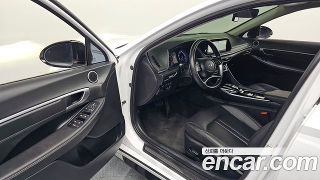Hyundai Sonata 2022 — photo 13