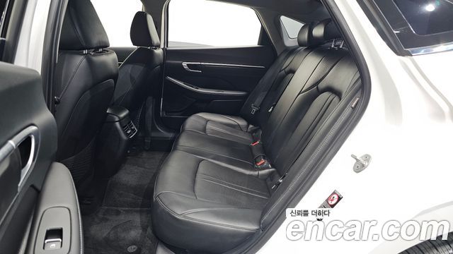 Hyundai Sonata 2022 — photo 17