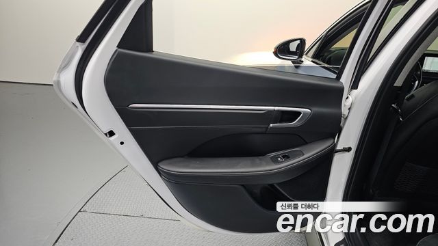 Hyundai Sonata 2022 — photo 15