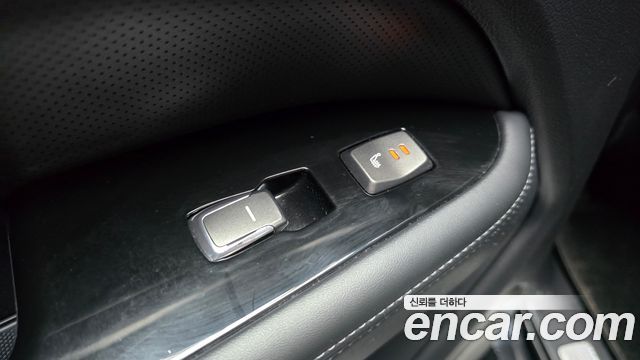 KG Mobility Rexton 2018 — photo 18