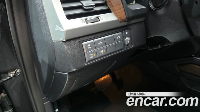 KG Mobility Rexton 2018 — photo 19