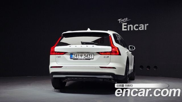 Volvo V60 2025 — photo 4