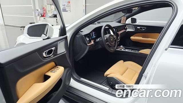 Volvo V60 2025 — photo 10