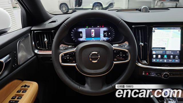Volvo V60 2025 — photo 13