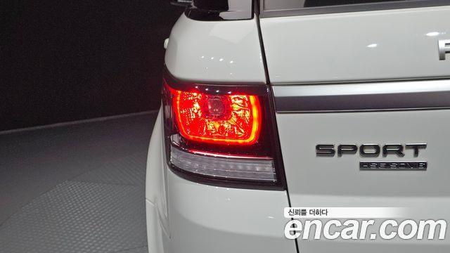 Land Rover Range Rover Sport 2016 — photo 9