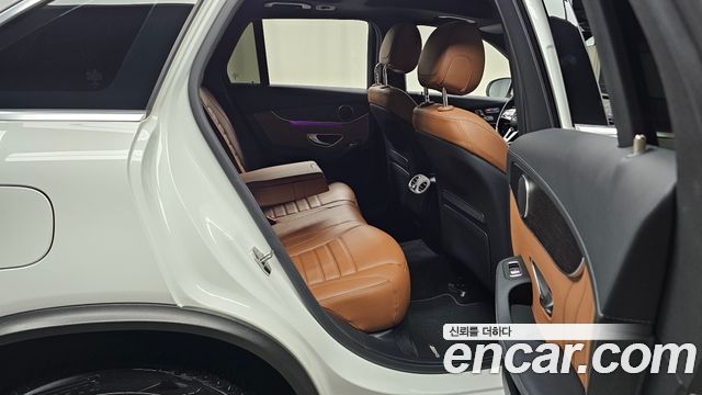 Mercedes-Benz GLC-Class 2022 — photo 17