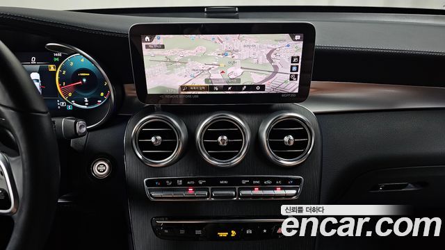 Mercedes-Benz GLC-Class 2022 — photo 18