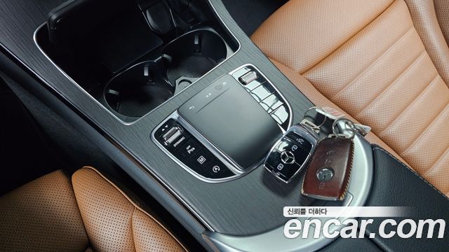 Mercedes-Benz GLC-Class 2022 — photo 23