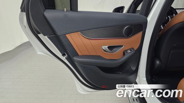 Mercedes-Benz GLC-Class 2022 — photo 15