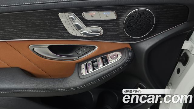 Mercedes-Benz GLC-Class 2022 — photo 27