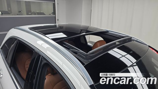 Mercedes-Benz GLC-Class 2022 — photo 28