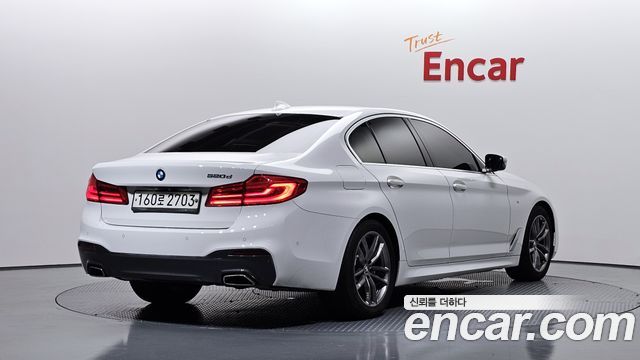 BMW 5-Series 2019 — photo 2