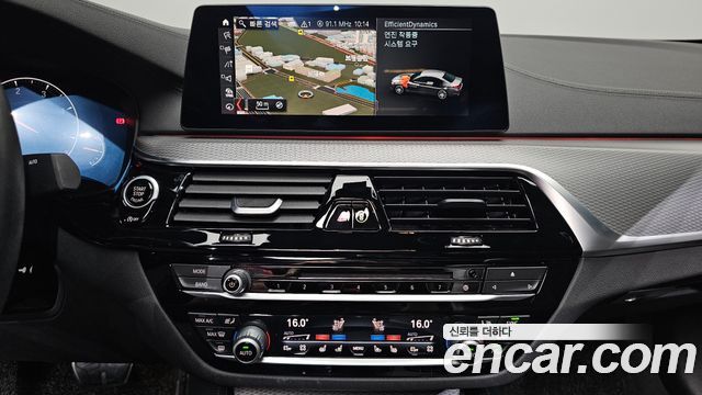 BMW 5-Series 2019 — photo 14