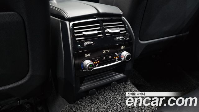 BMW 5-Series 2019 — photo 18