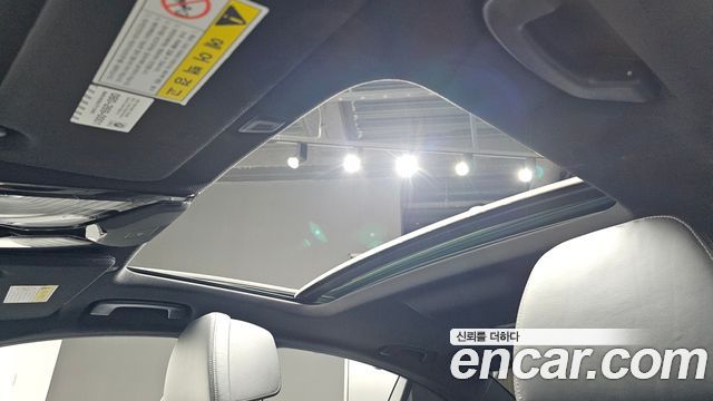 BMW 5-Series 2019 — photo 19