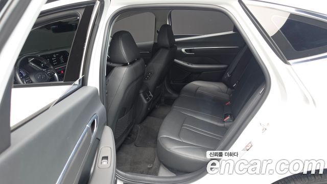 Hyundai Sonata 2022 — photo 18