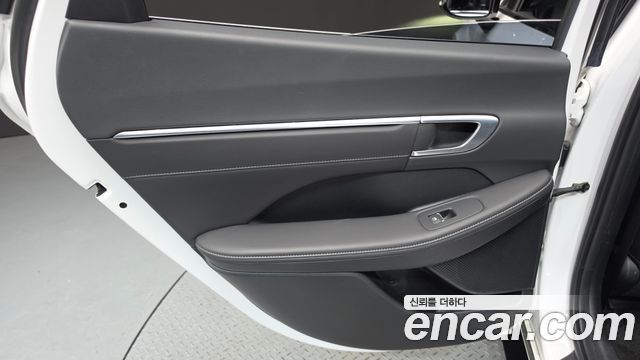 Hyundai Sonata 2022 — photo 15