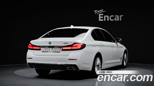 BMW 5-Series 2022 — photo 2