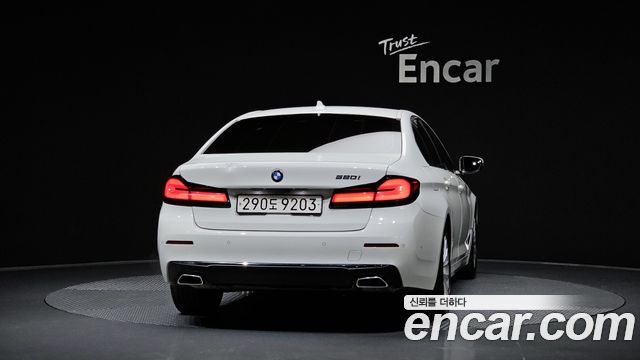 BMW 5-Series 2022 — photo 4