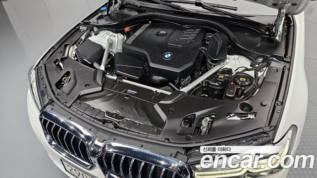 BMW 5-Series 2022 — photo 6