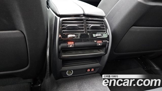 BMW 5-Series 2022 — photo 30