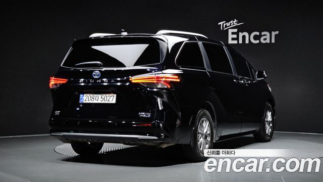 Toyota Sienna 2024 — photo 2