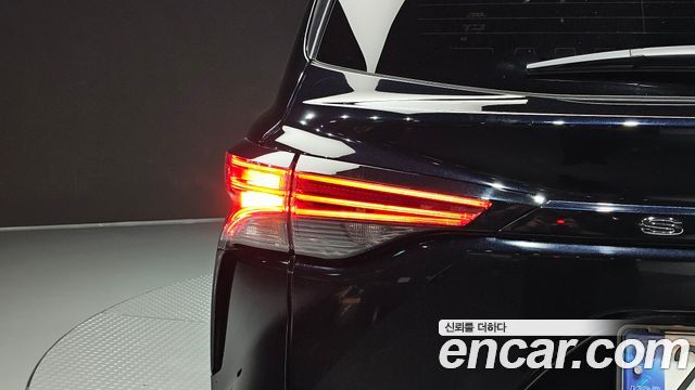Toyota Sienna 2024 — photo 9