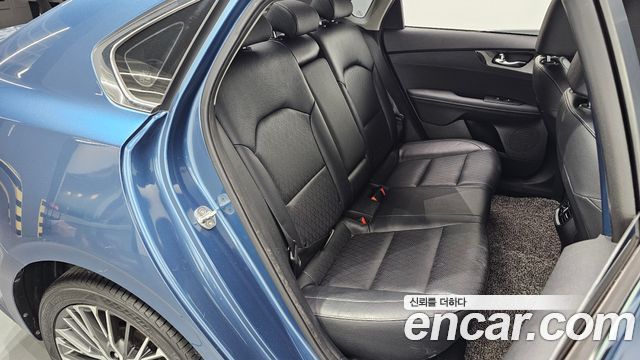 Kia K3 2022 — photo 11