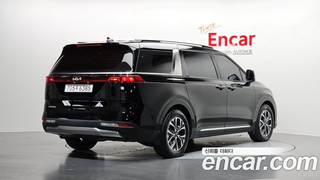 Kia Canival 2023 — photo 2