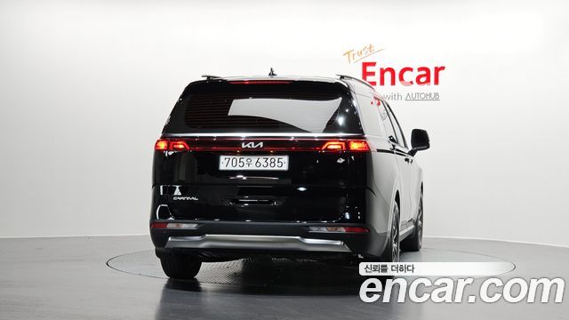 Kia Canival 2023 — photo 4