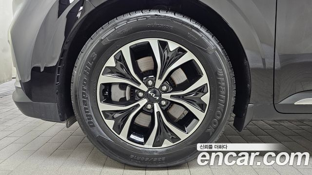 Kia Canival 2023 — photo 5