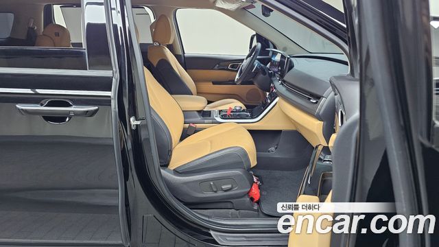 Kia Canival 2023 — photo 16