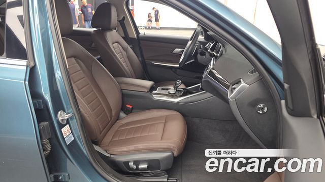 BMW 3-Series 2021 — photo 18