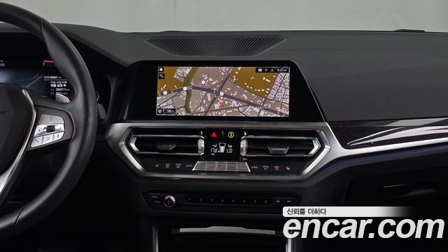 BMW 3-Series 2021 — photo 20