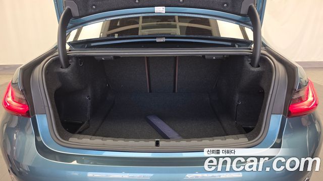 BMW 3-Series 2021 — photo 26