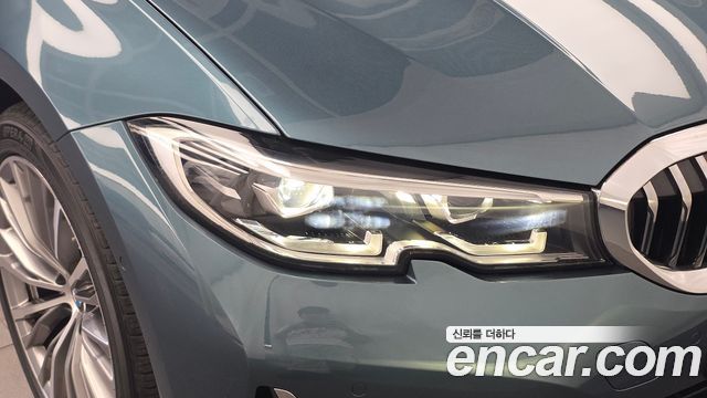 BMW 3-Series 2021 — photo 8