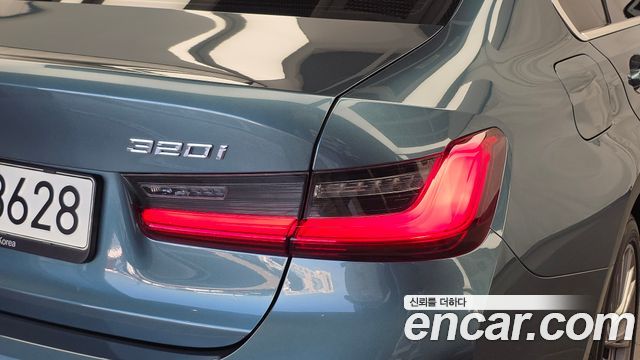 BMW 3-Series 2021 — photo 9