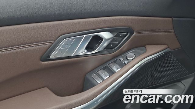 BMW 3-Series 2021 — photo 27