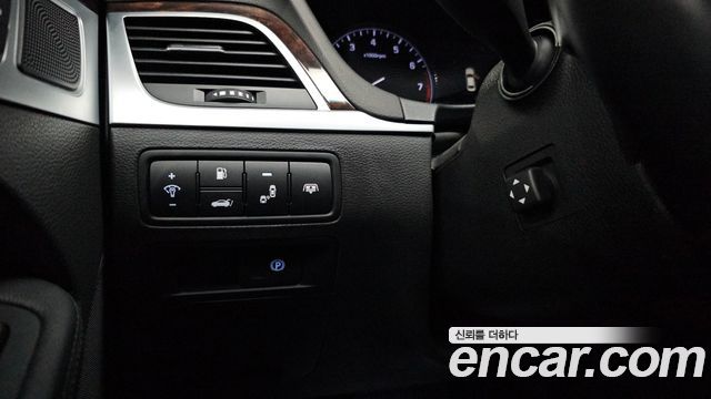 Hyundai Genesis 2015 — photo 25