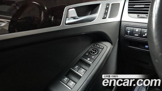Hyundai Genesis 2015 — photo 33