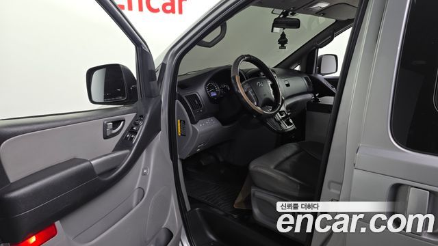Hyundai Starex 2019 — photo 13