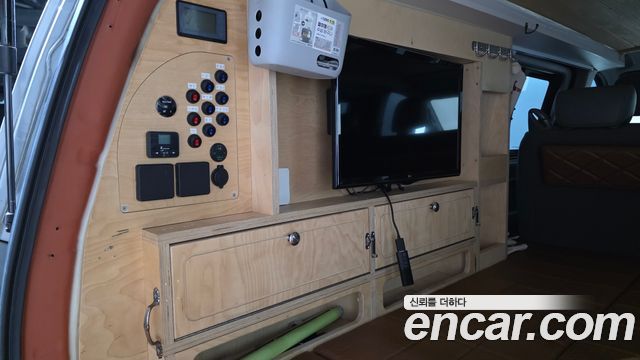 Hyundai Starex 2019 — photo 18
