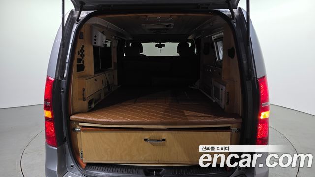 Hyundai Starex 2019 — photo 24