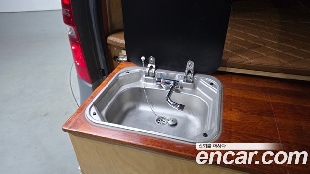 Hyundai Starex 2019 — photo 25